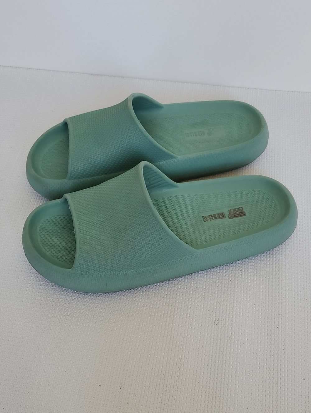 32 Degrees Cool Mint Green Cloud Waterproof Lightweight Slide Slip-On Sandals